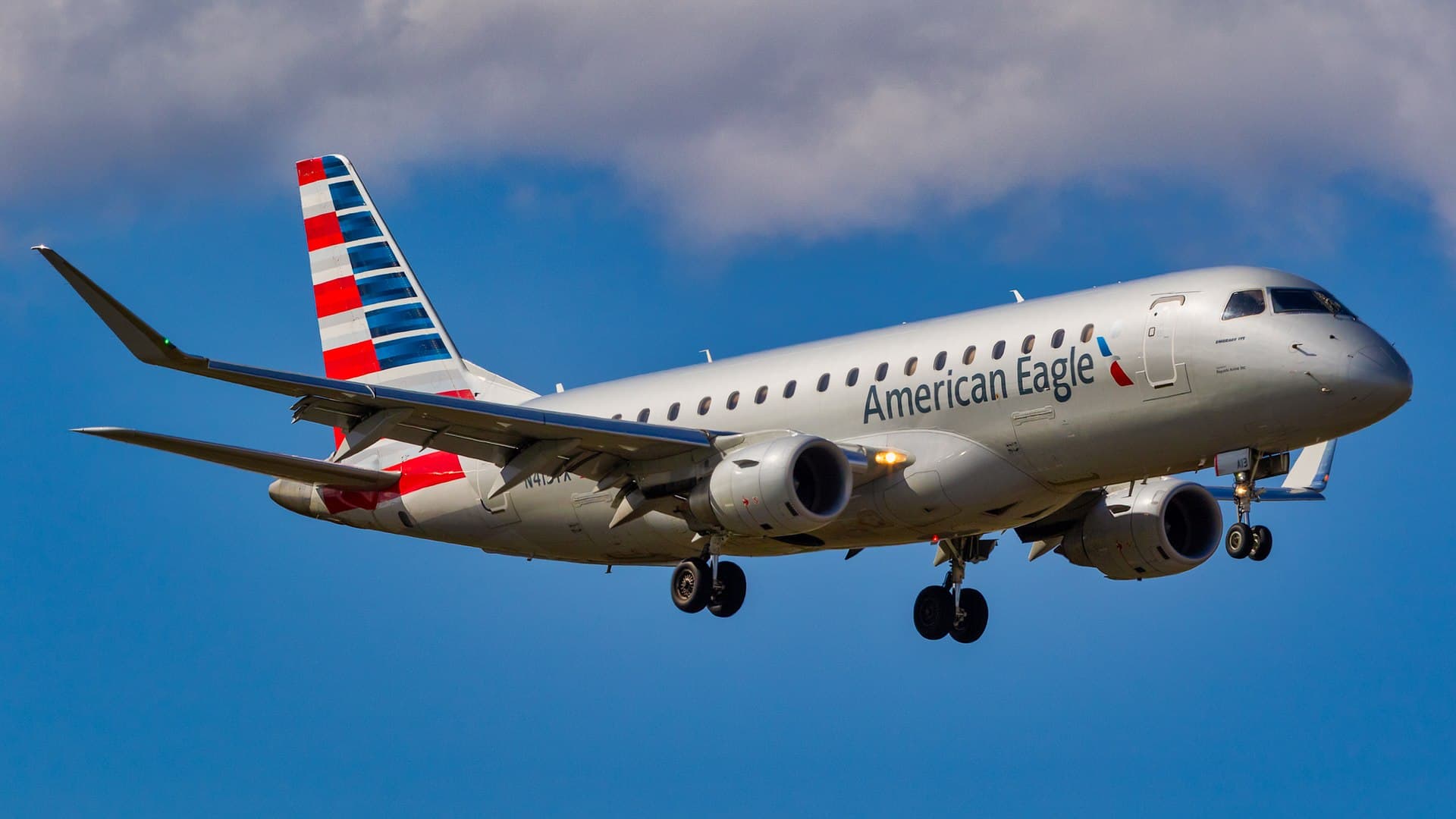 N413YX - Embraer