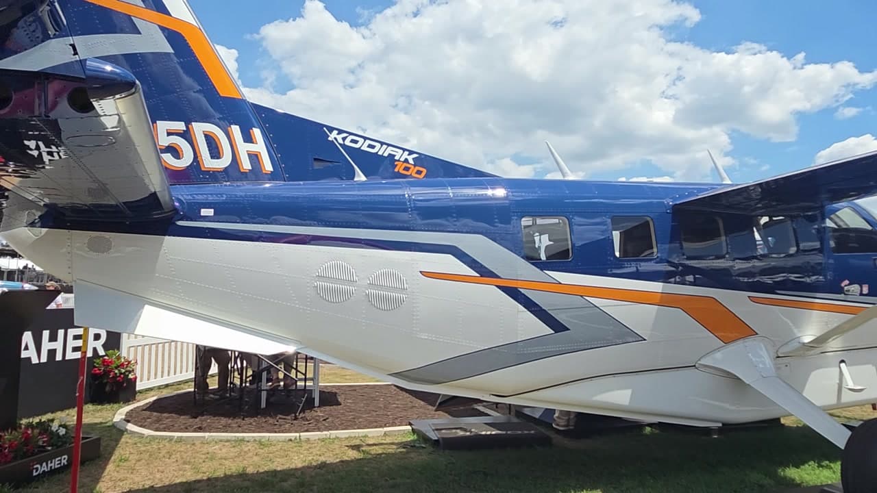 N365DH at KLAL