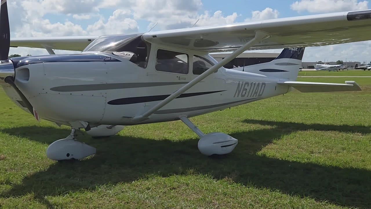 N611AD at KLAL