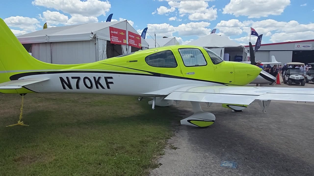 N70KF at KLAL
