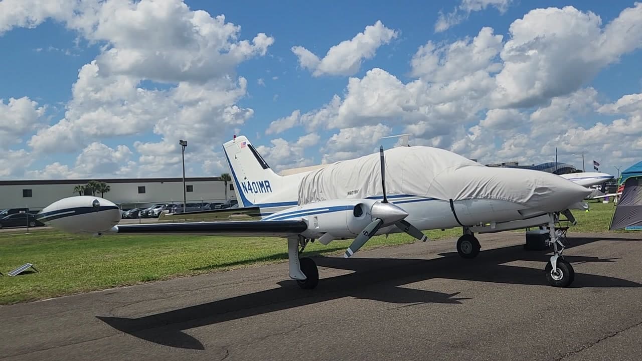 N401MR at KLAL
