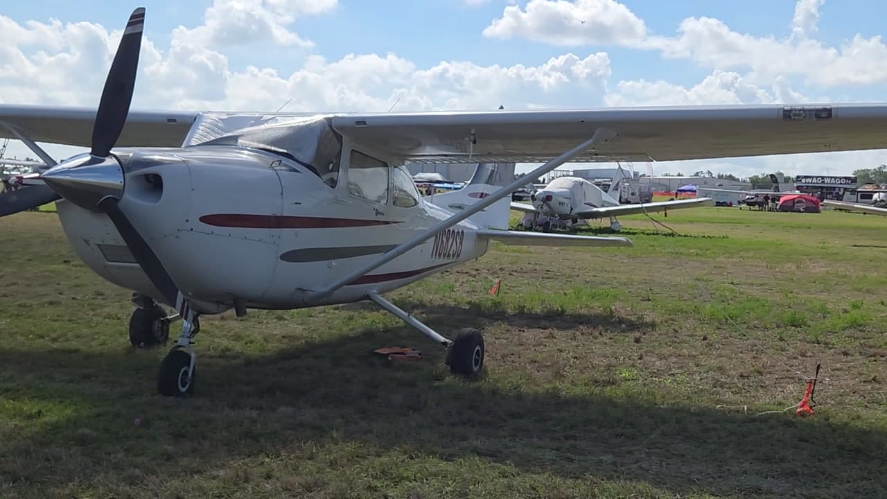 N682SB - Cessna 182T at KLAL