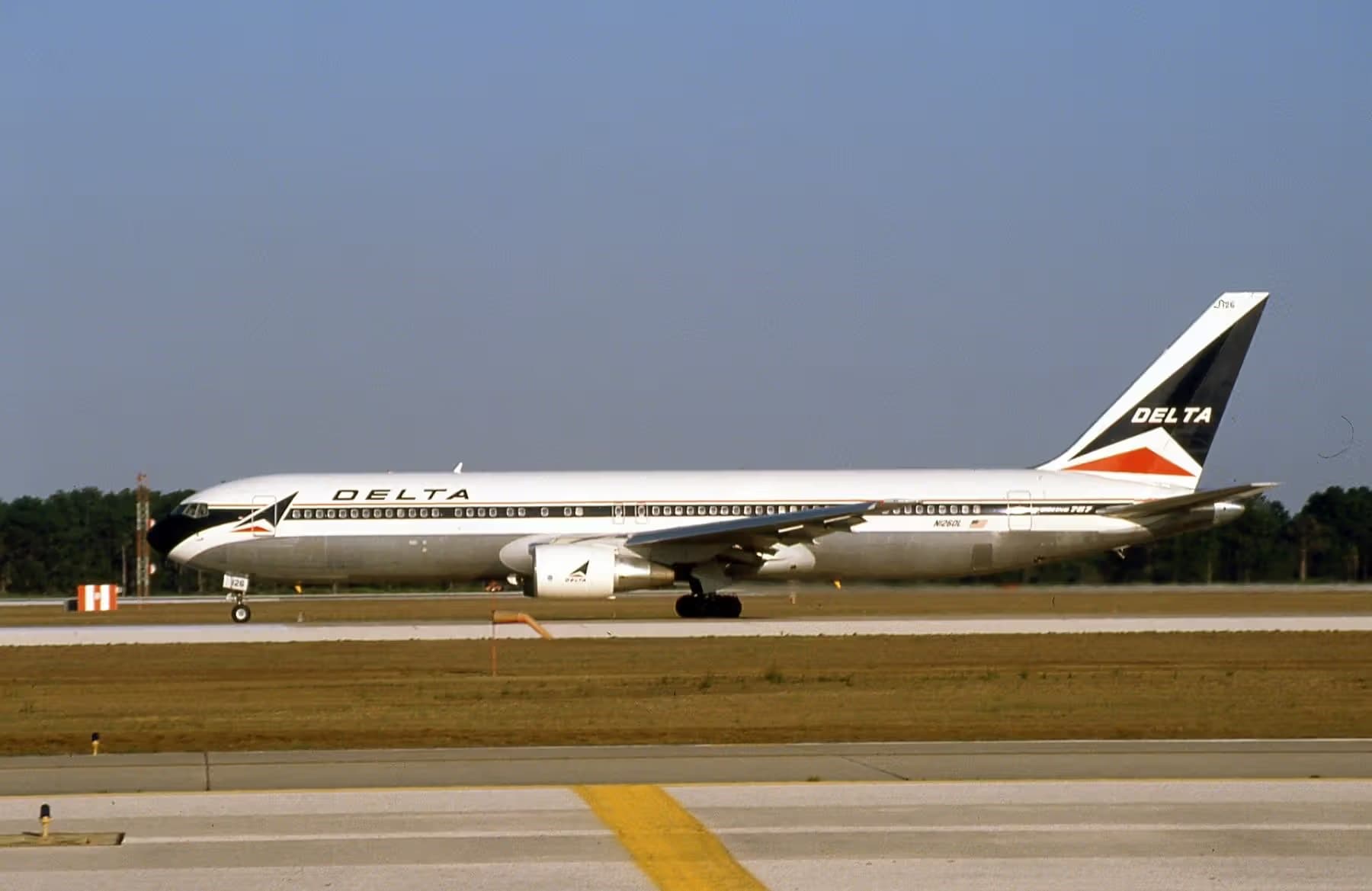 N126DL — Boeing