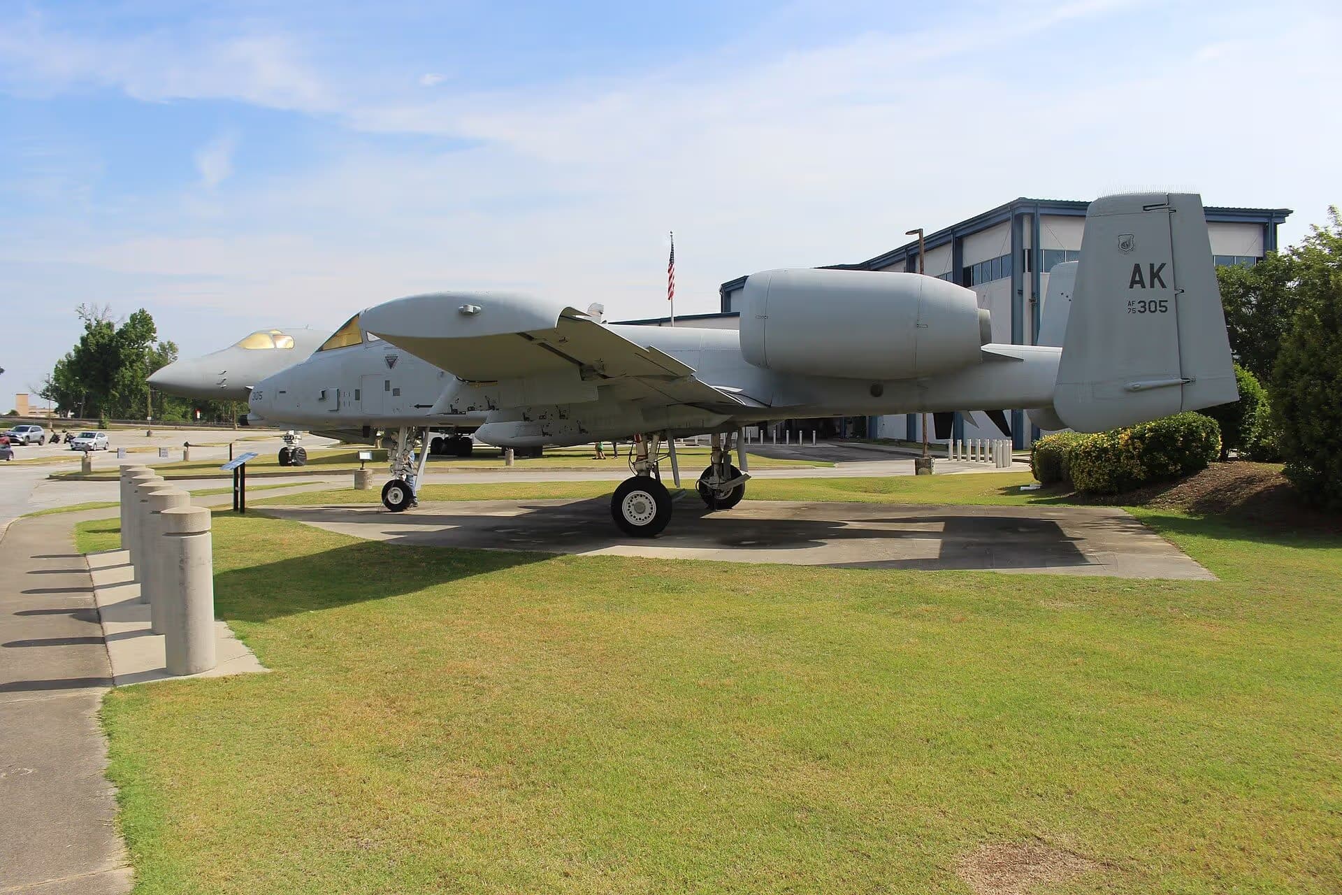 Unidentified — Twin-engine aircraft