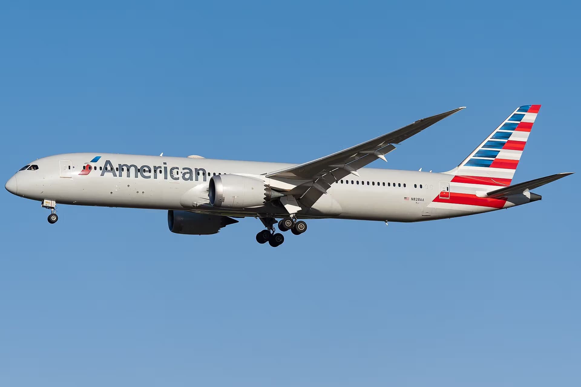 N828AA — Boeing