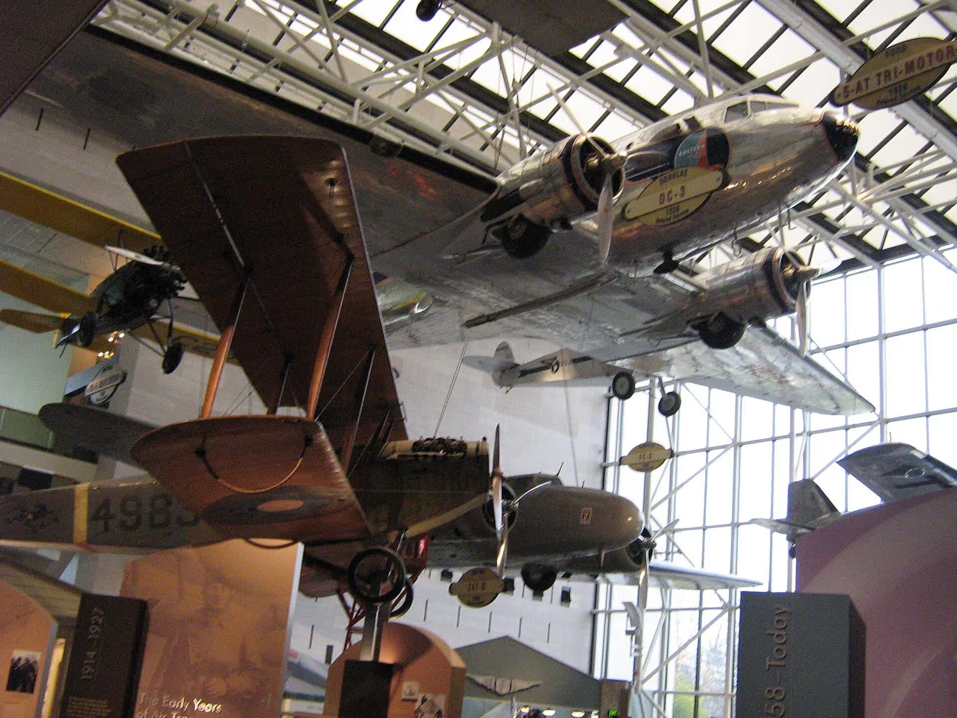 Unidentified — Twin-engine aircraft