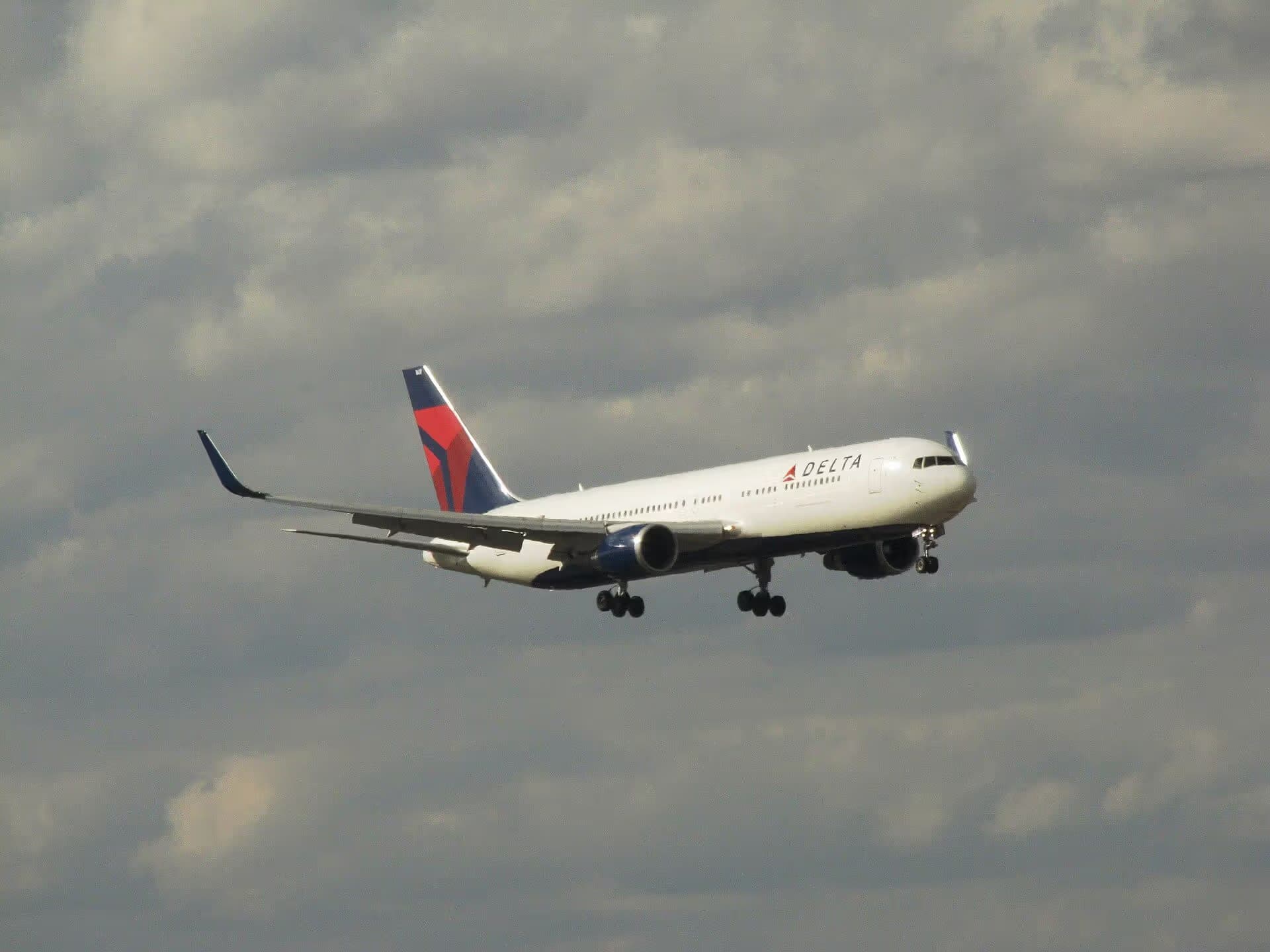 N1608 — Twin-engine aircraft