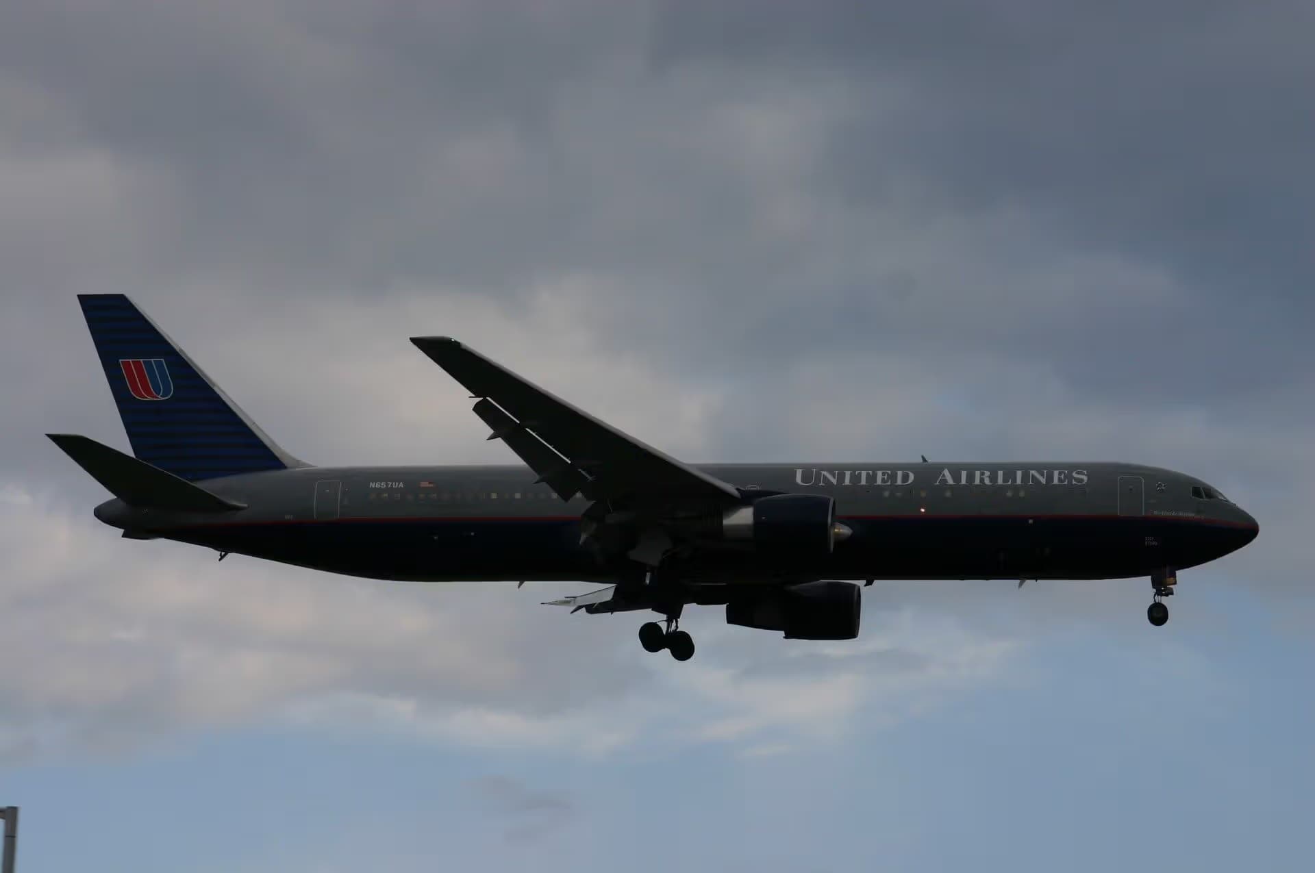 N657UA — Boeing