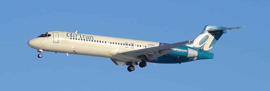 N919AT — Twin-engine aircraft
