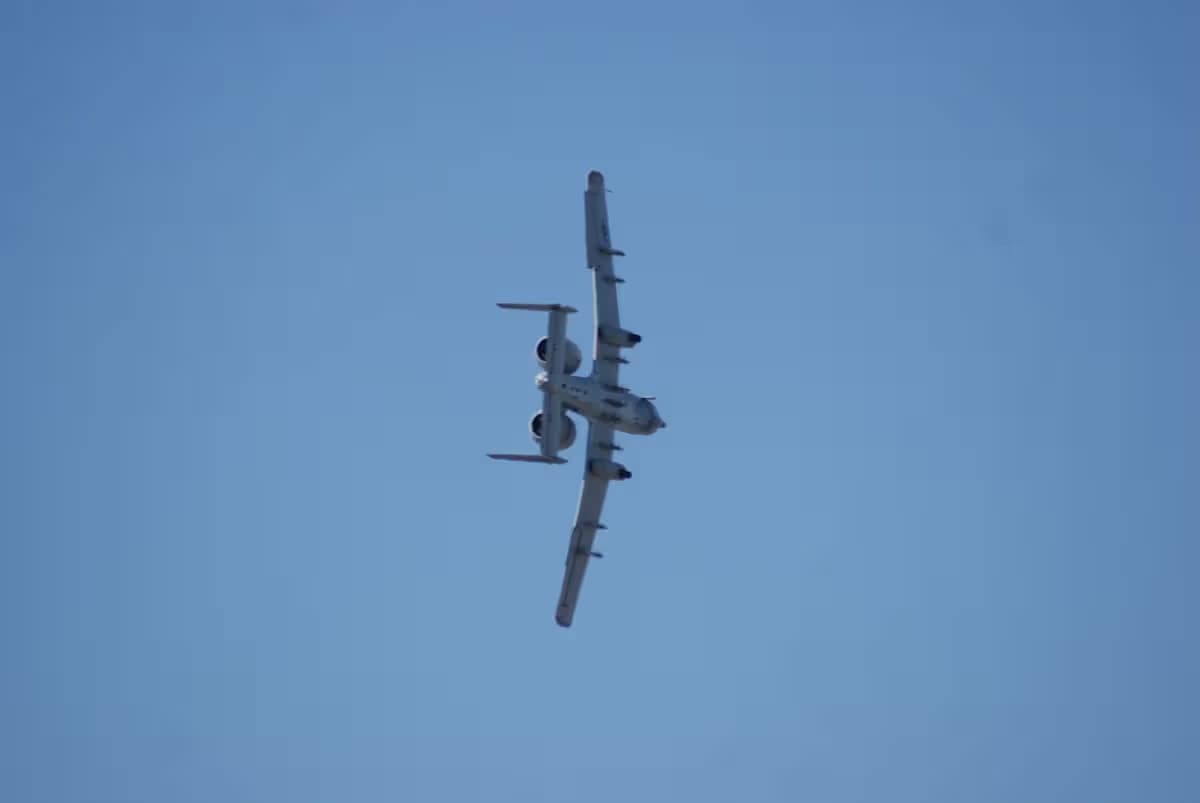 Unidentified — Twin-engine aircraft