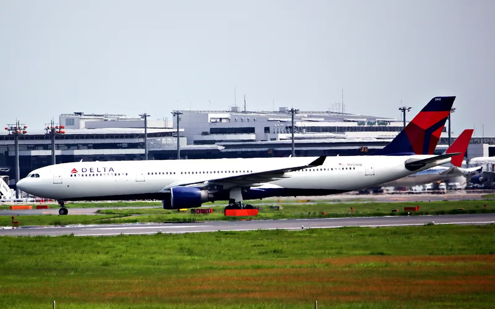 N812NW — Airbus