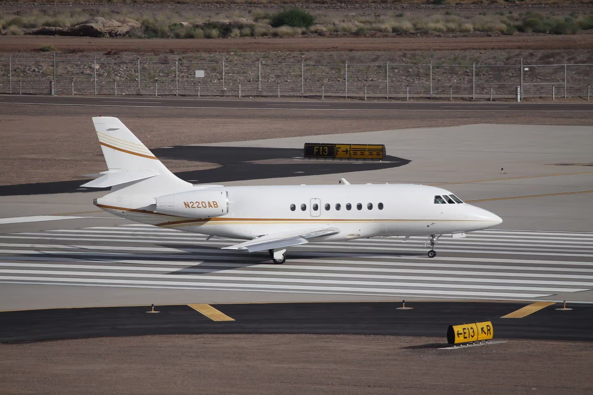 N220AB — Business jet