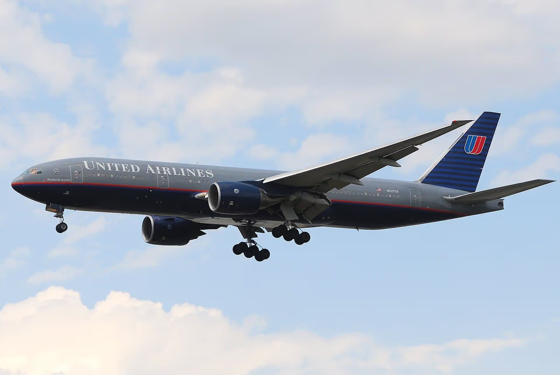 N227UA — Boeing