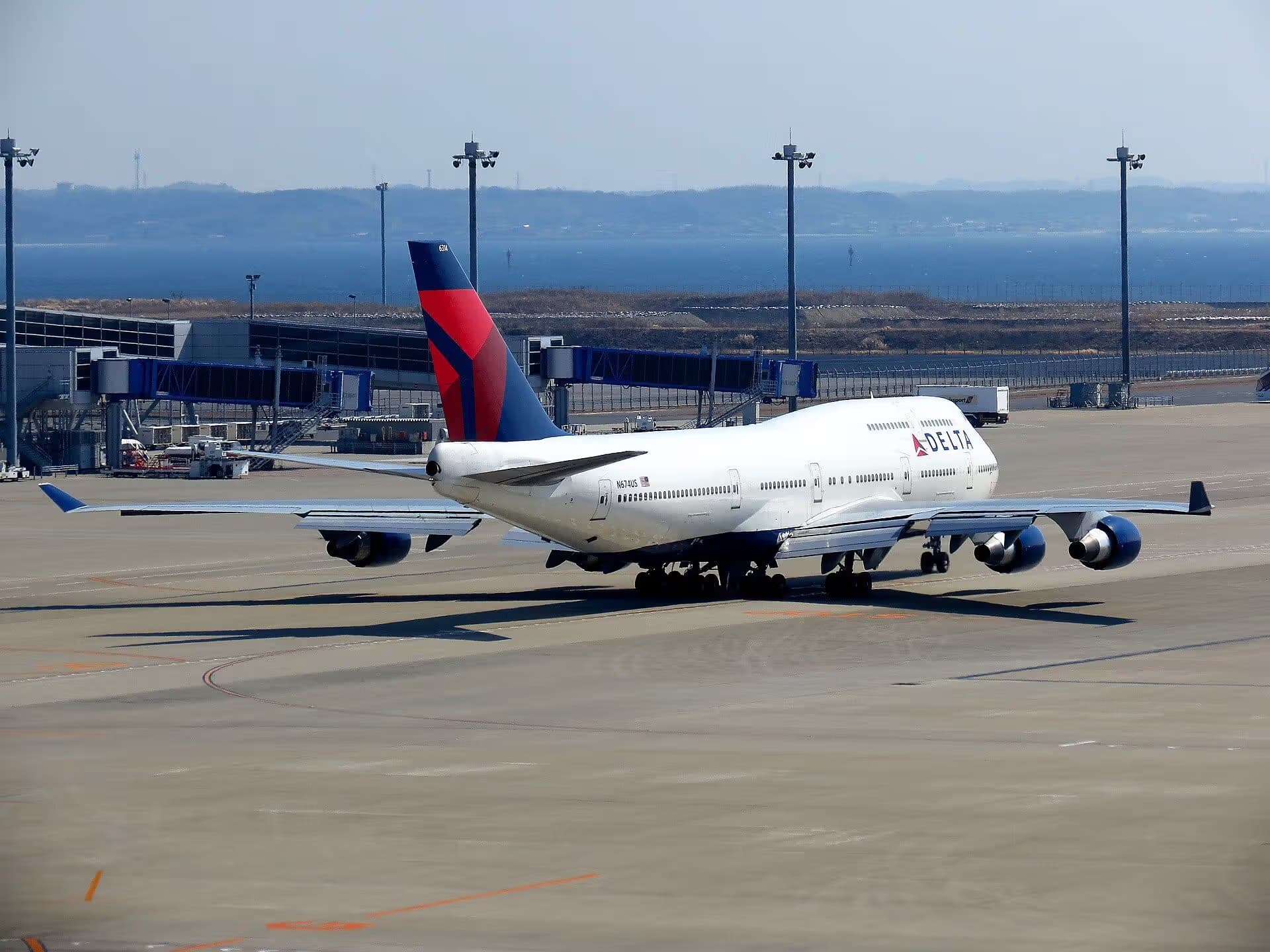 N674US — Boeing