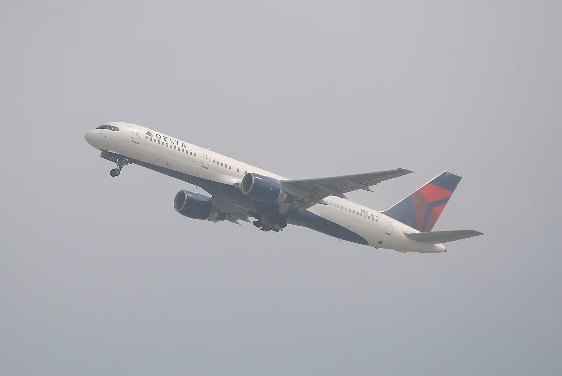 N67171 — Twin-engine aircraft