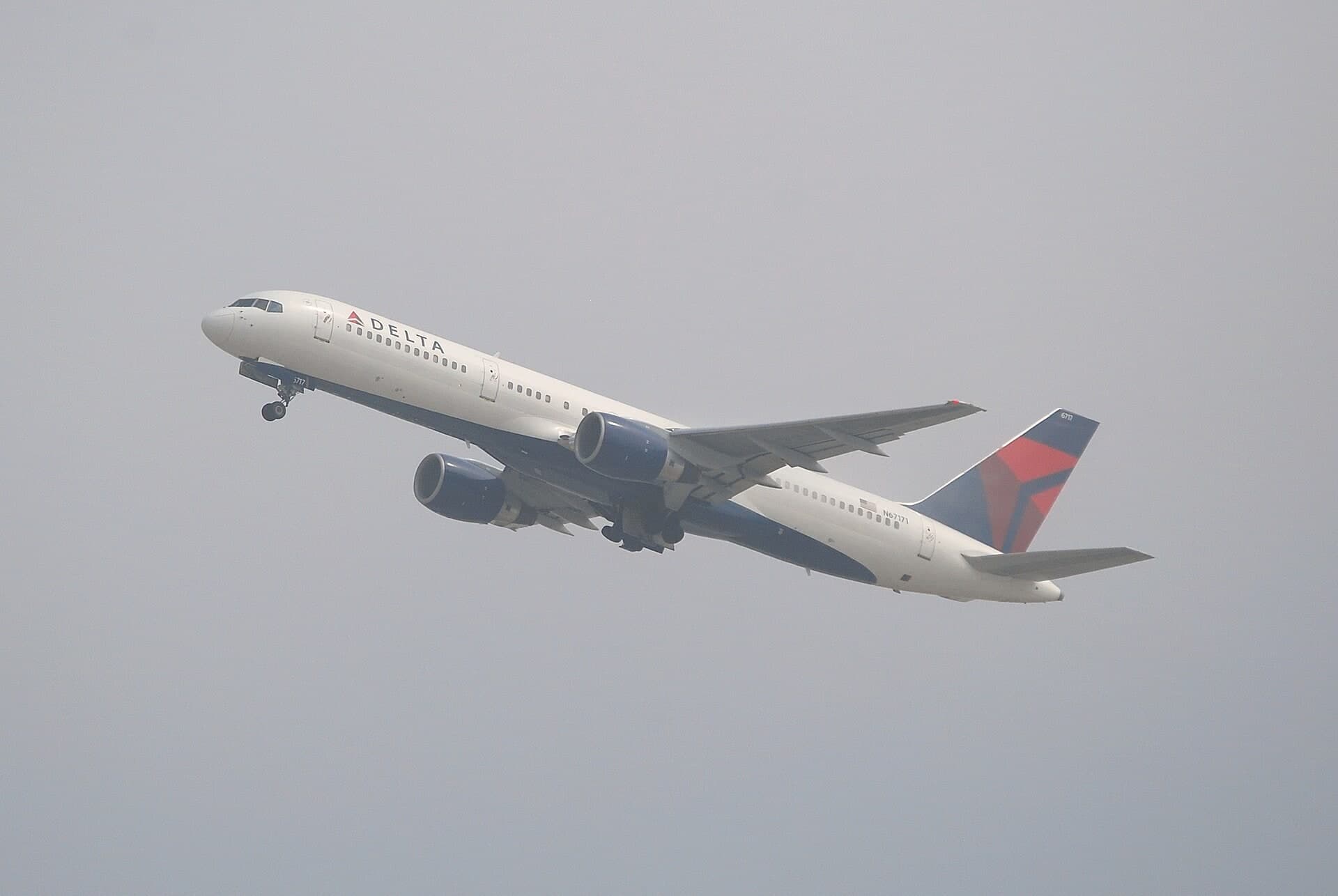 N67171 — Twin-engine aircraft