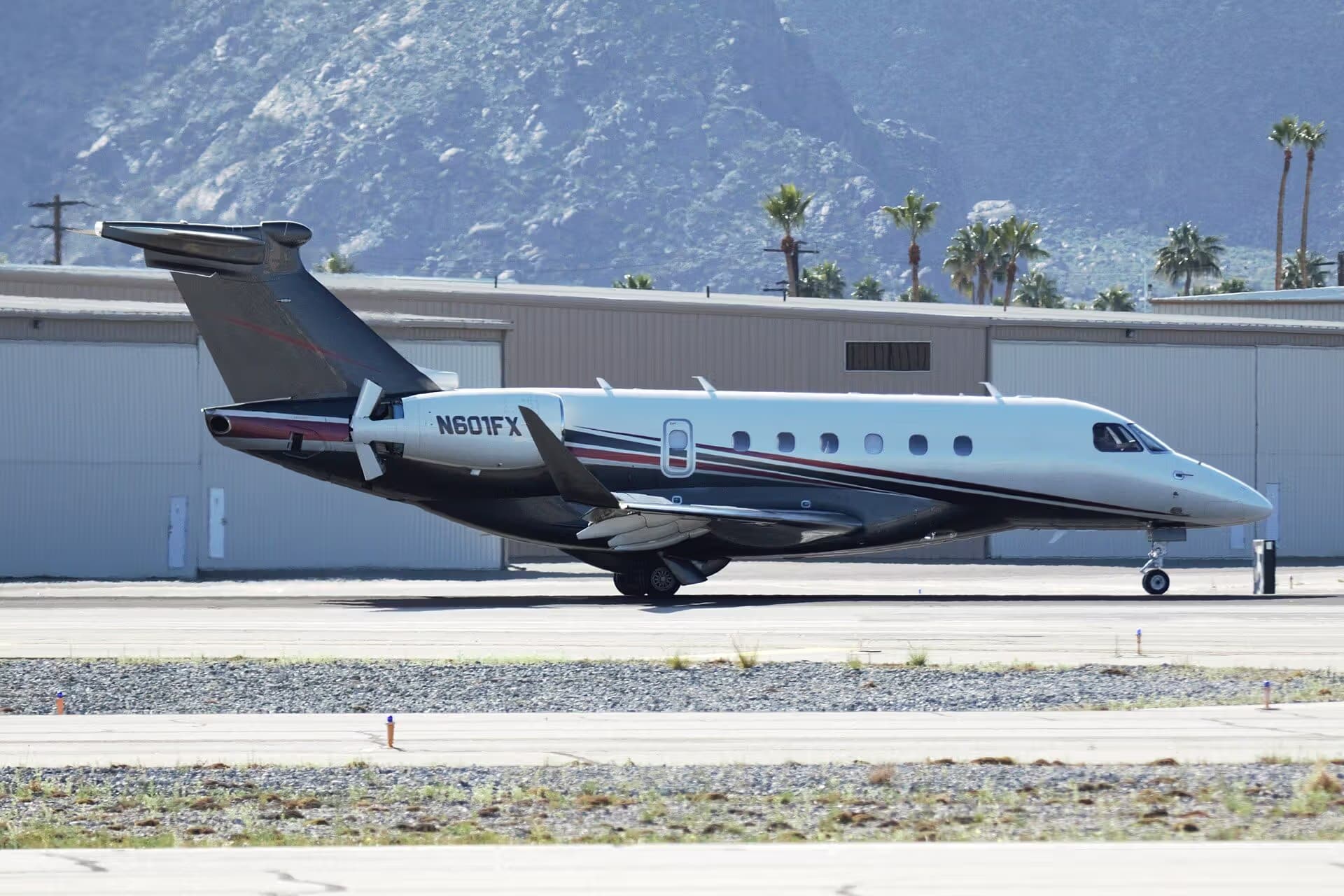 N601FX — Business jet