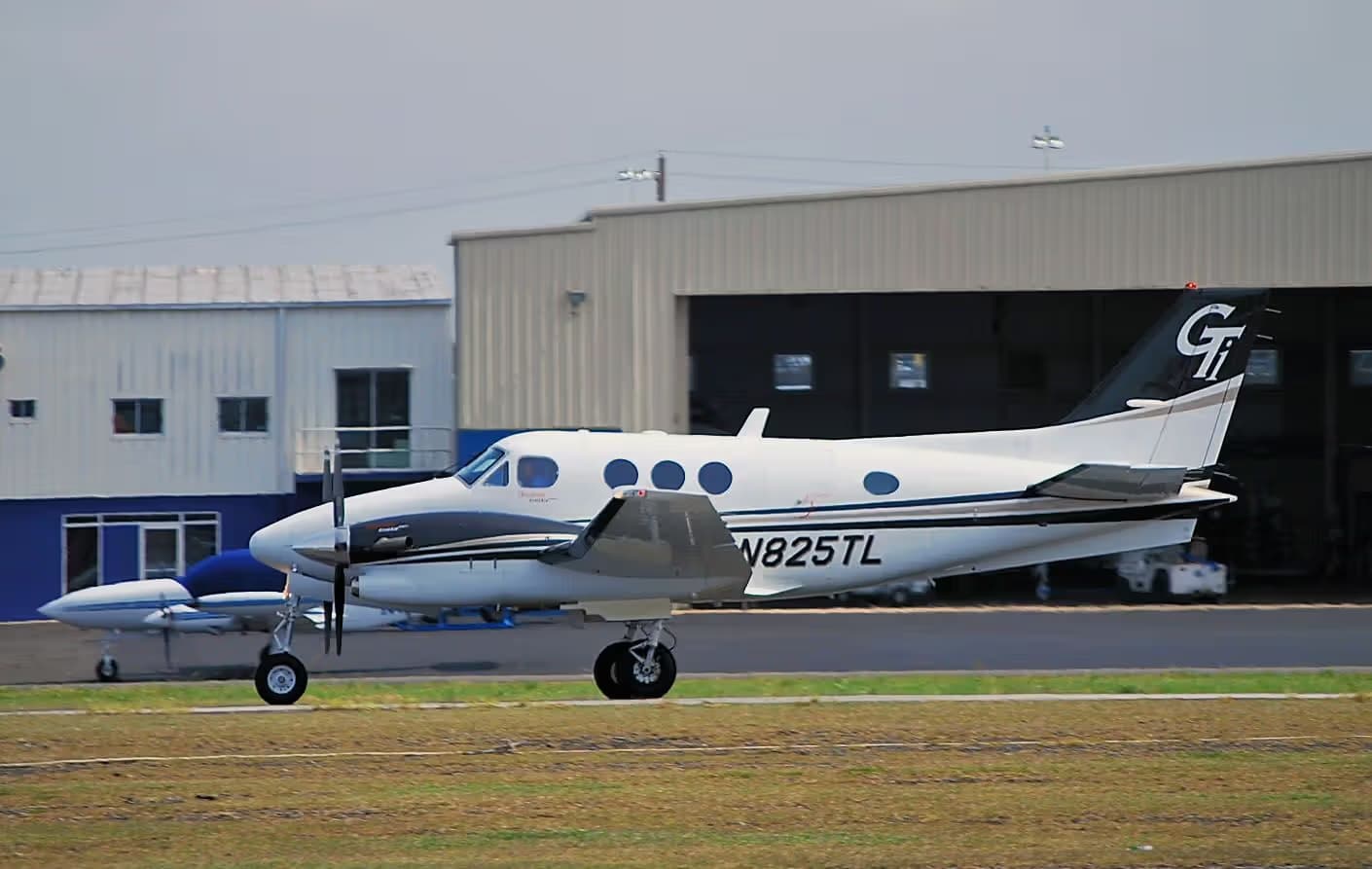 N825TL — Beechcraft
