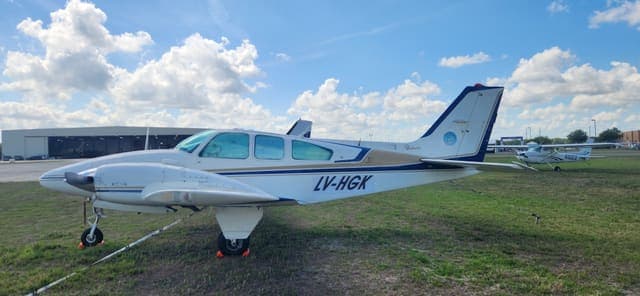 LVHGK - Beechcraft E55
