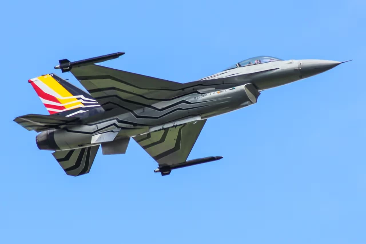 Unidentified — Lockheed
