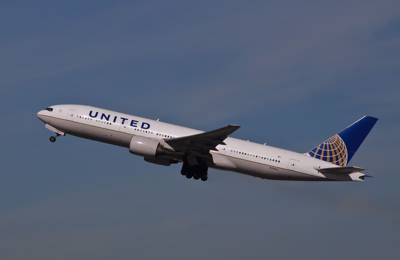 N216UA — Boeing