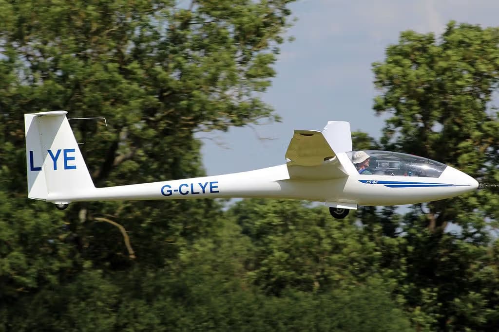 G-CLYE — Glider