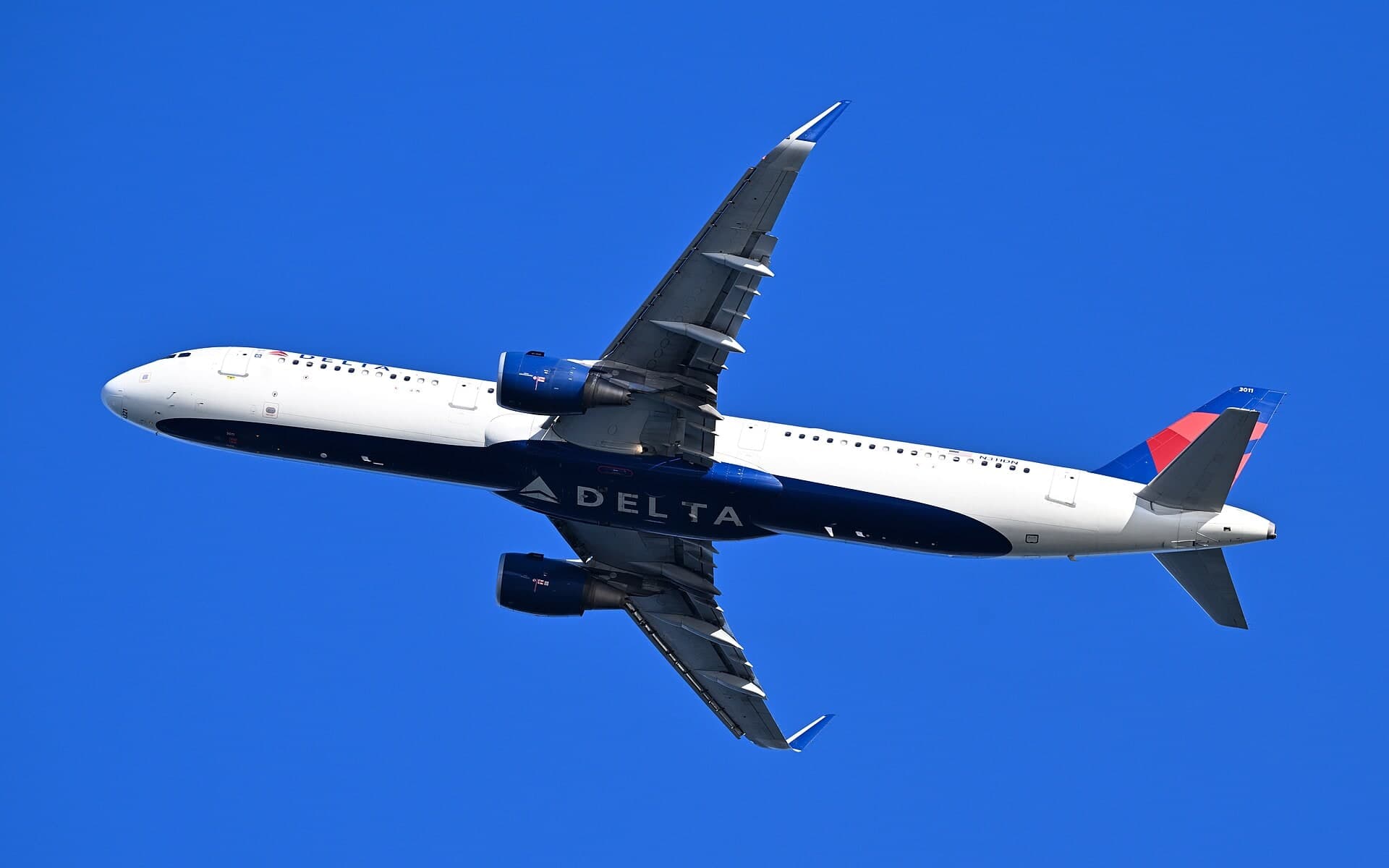 N311DN — Twin-engine aircraft