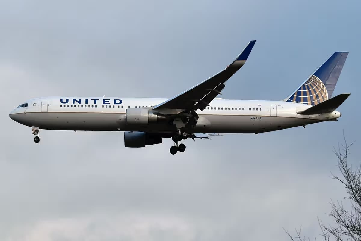 N642UA — Boeing