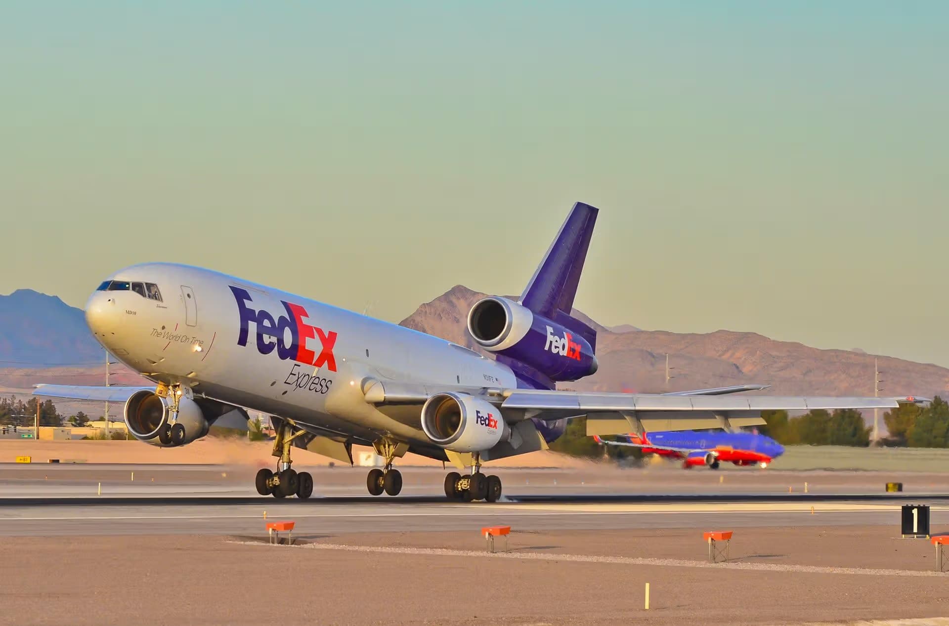 N311FE — Aircraft