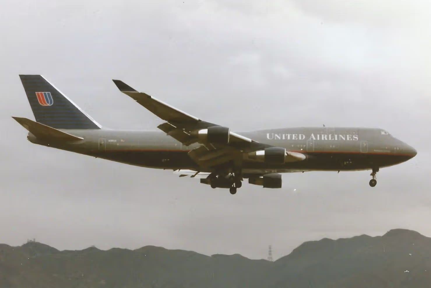 N195UA — Boeing