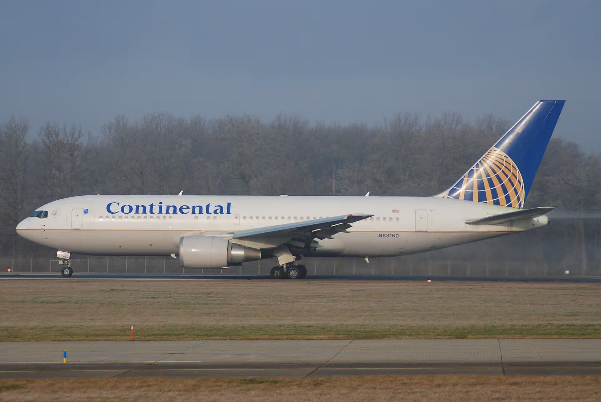 N68160 — Twin-engine aircraft