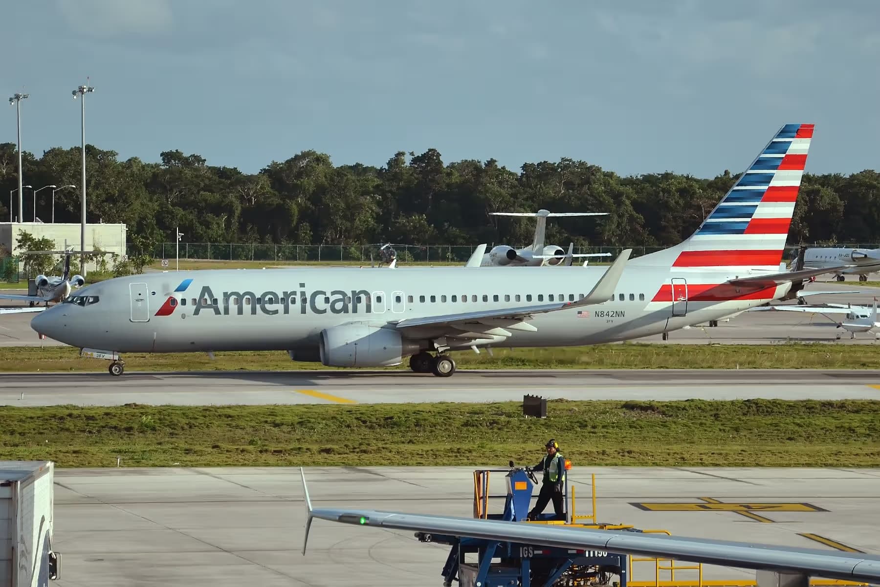 N842NN — Boeing