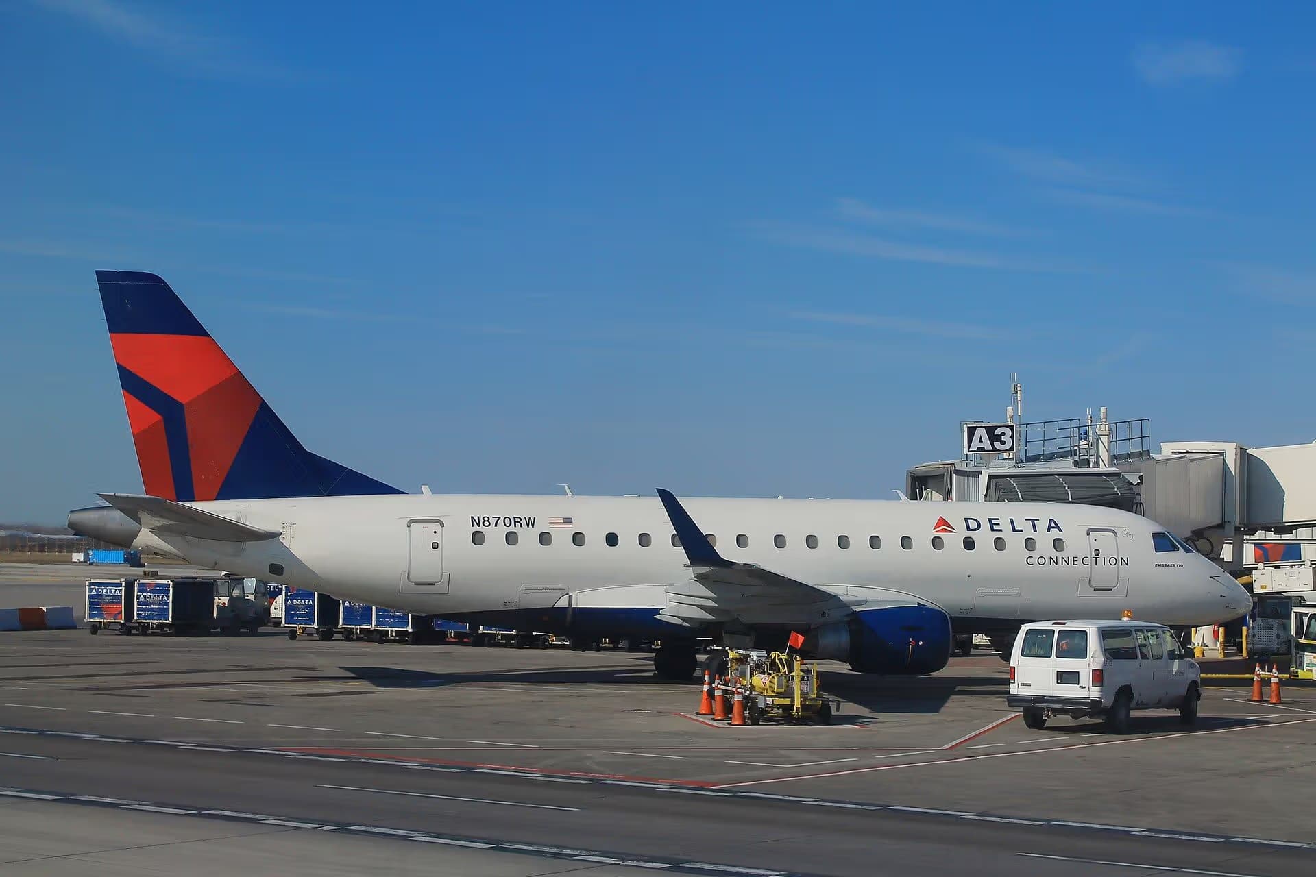 N870RW — Embraer