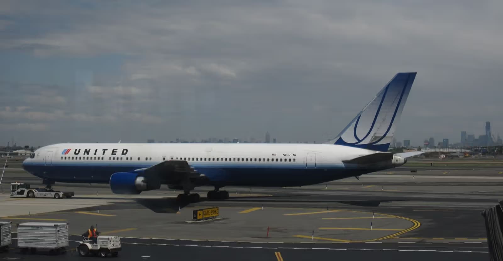 N658UA — Boeing