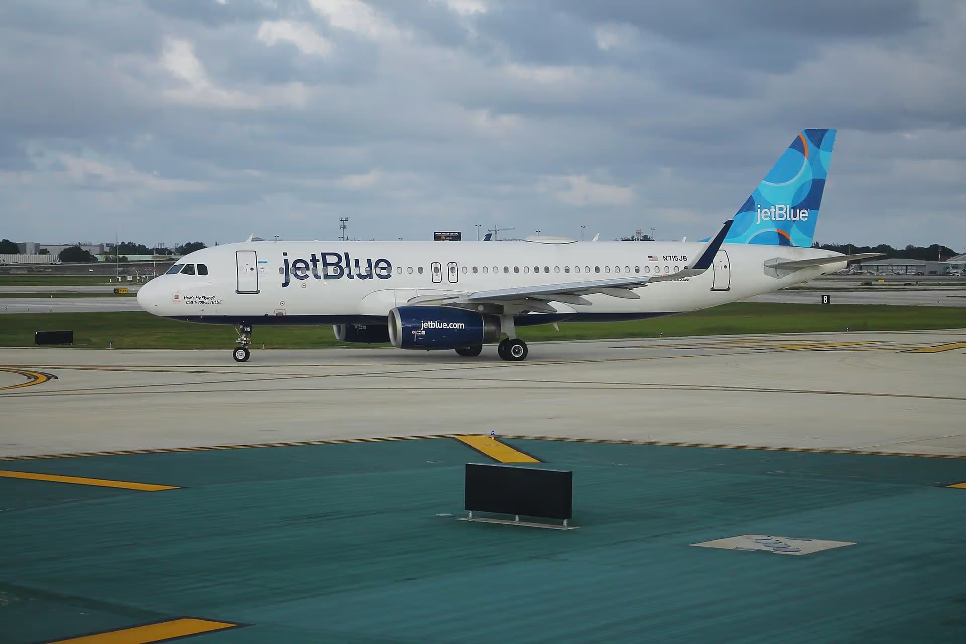N715JB — Airbus