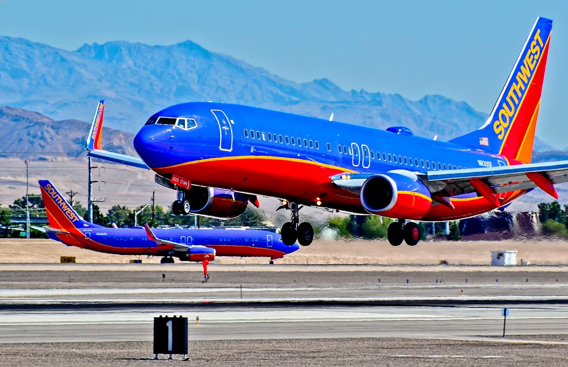 N8305E — Boeing