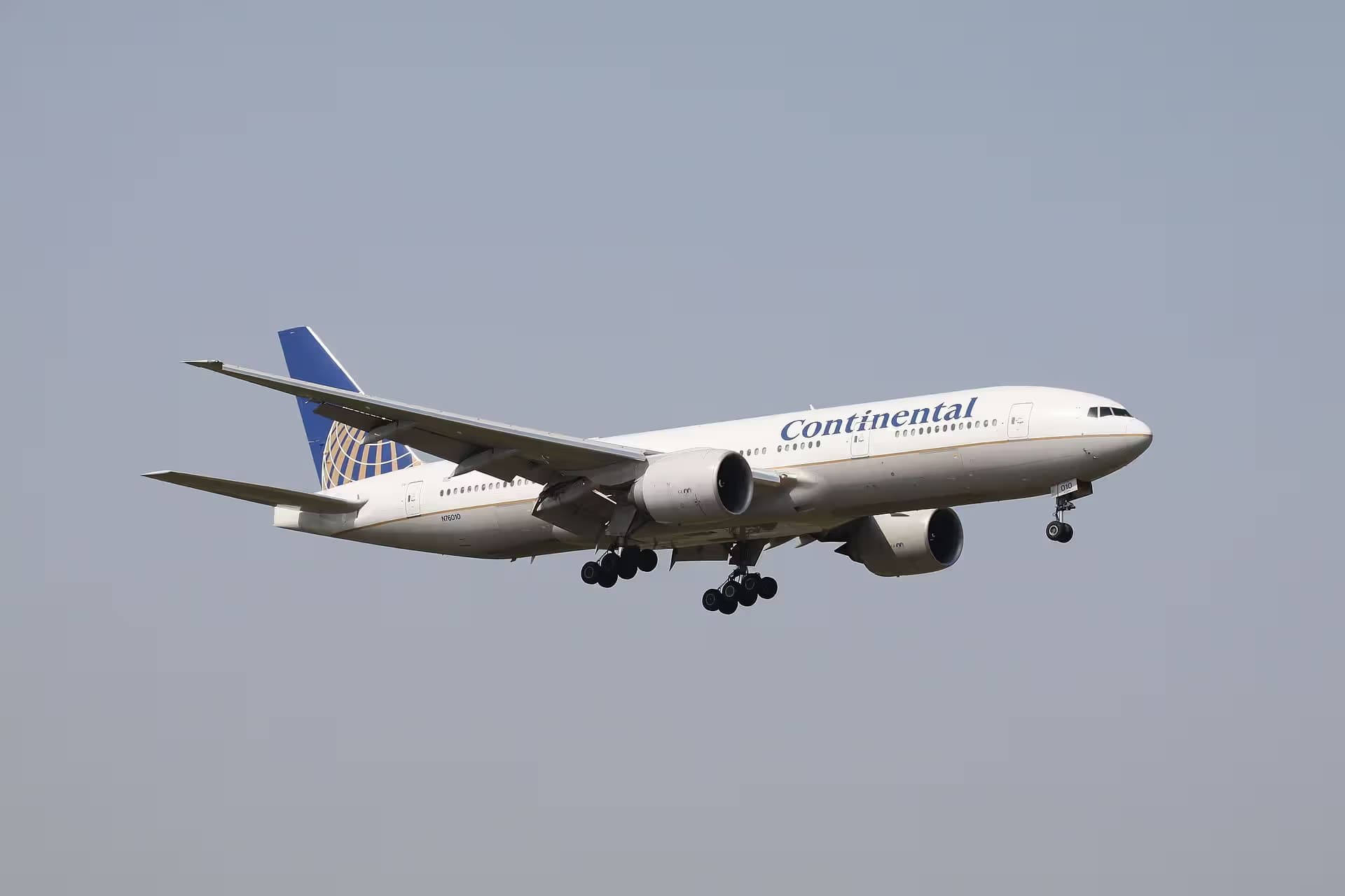 N76010 — Boeing