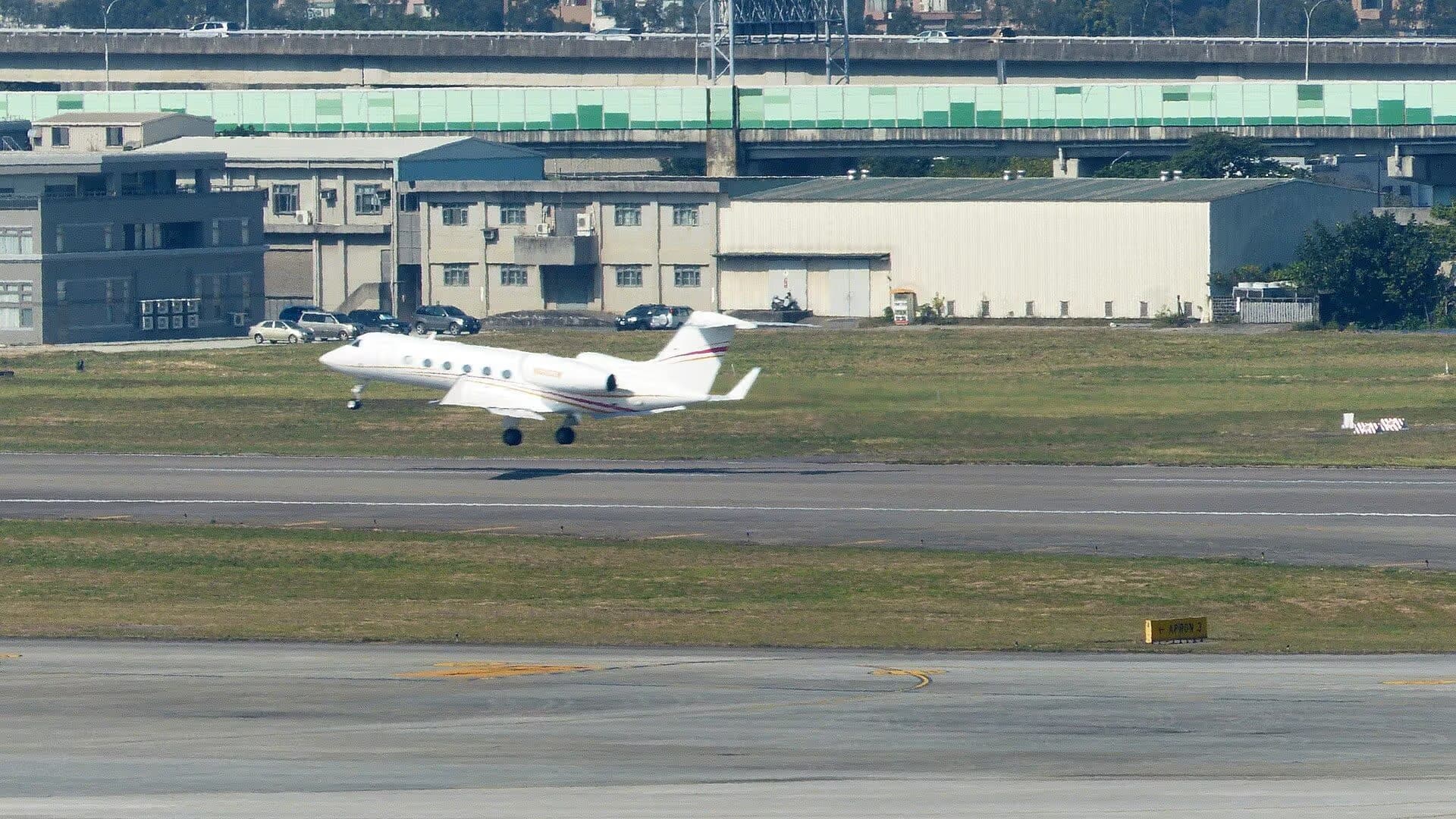 N666ZW — Business jet