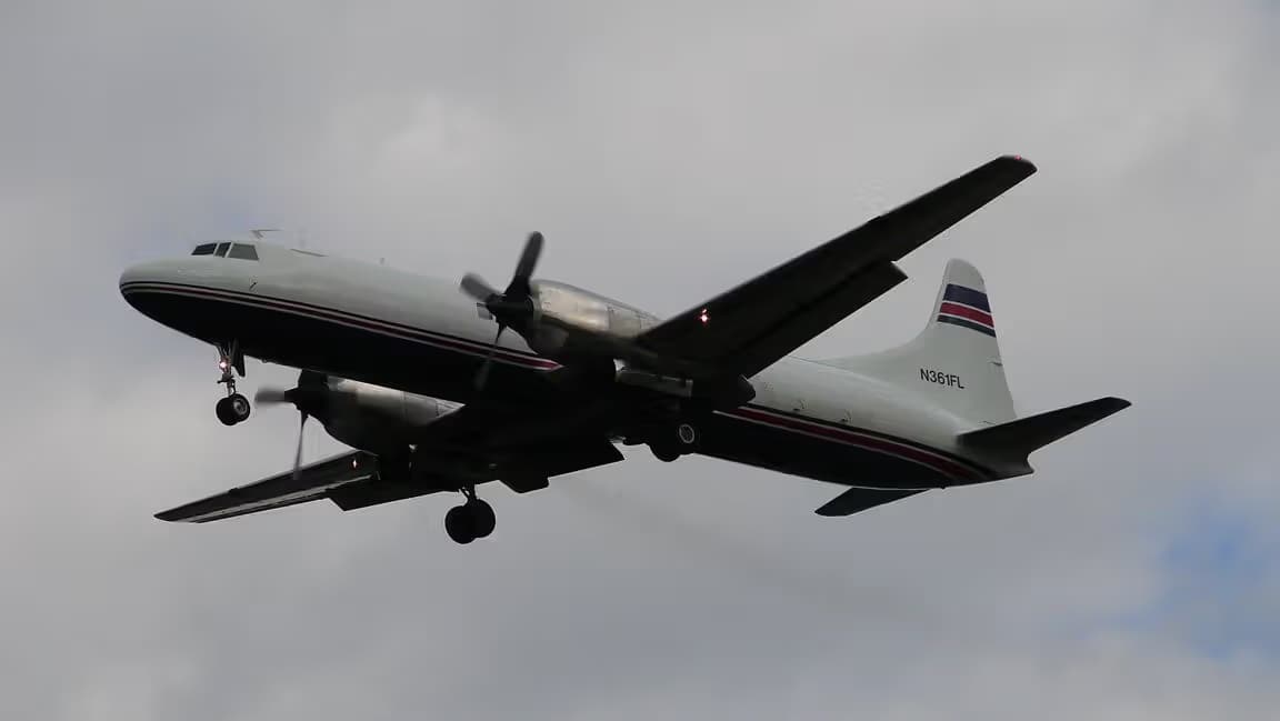 N361FL — Twin-engine aircraft