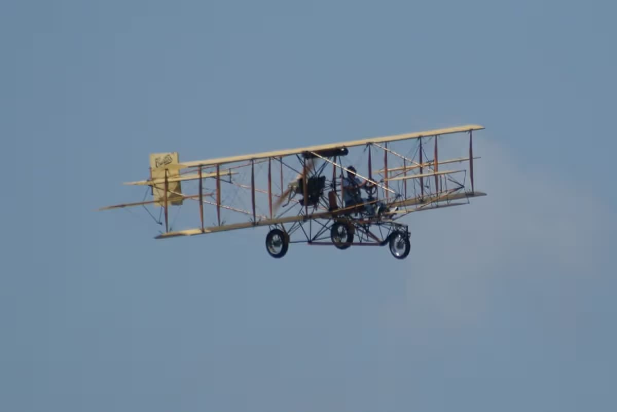 Unidentified — Aircraft