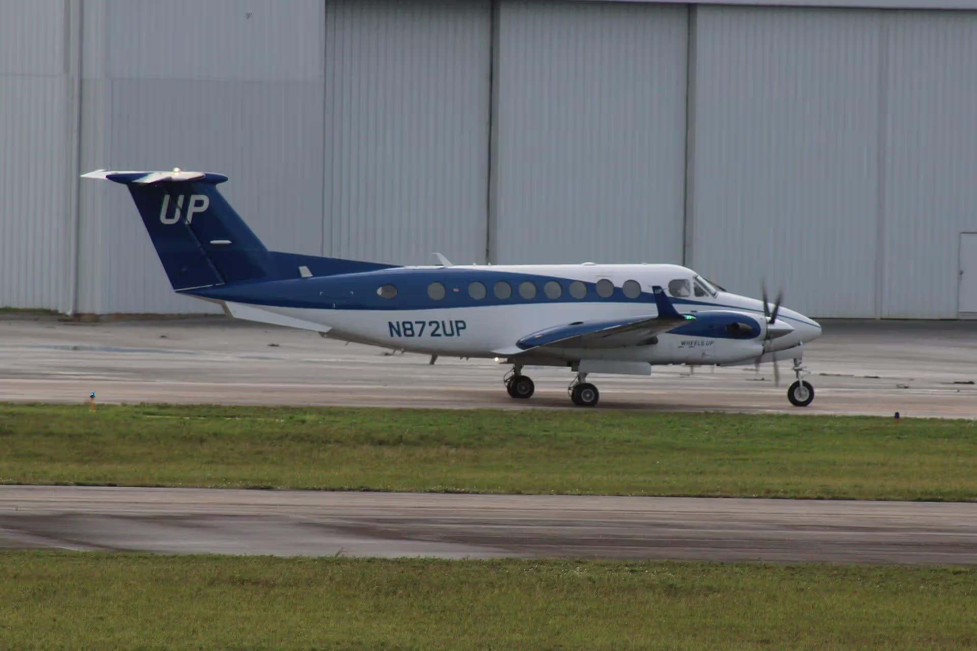 N872UP — Twin-engine aircraft