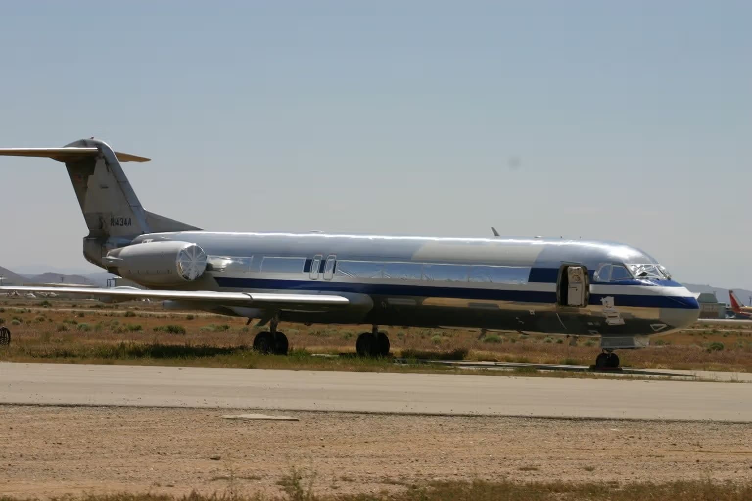 N1434A — Business jet