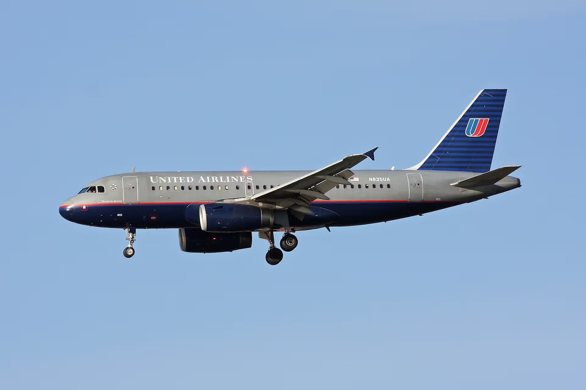N835UA — Airbus