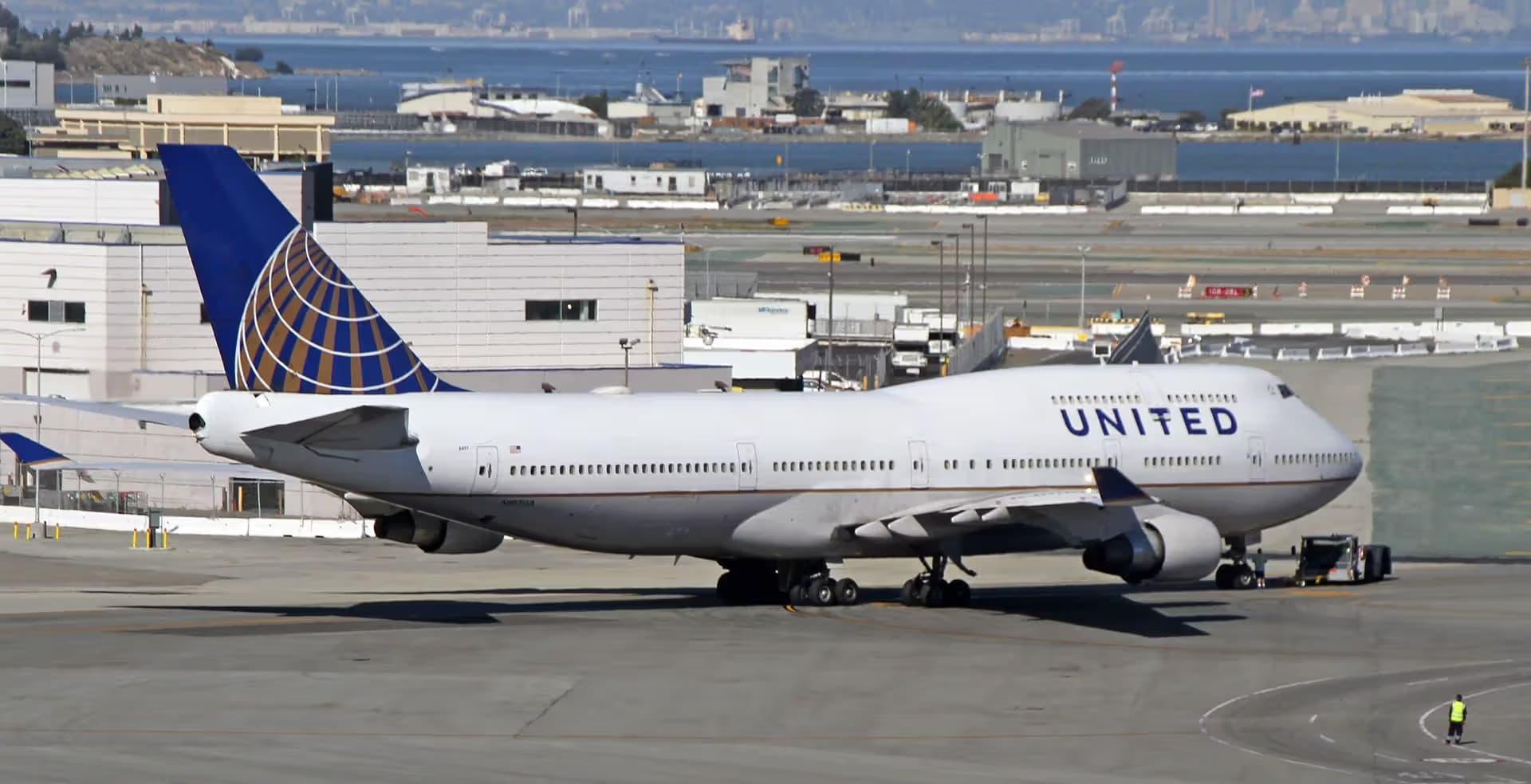 N197UA — Boeing