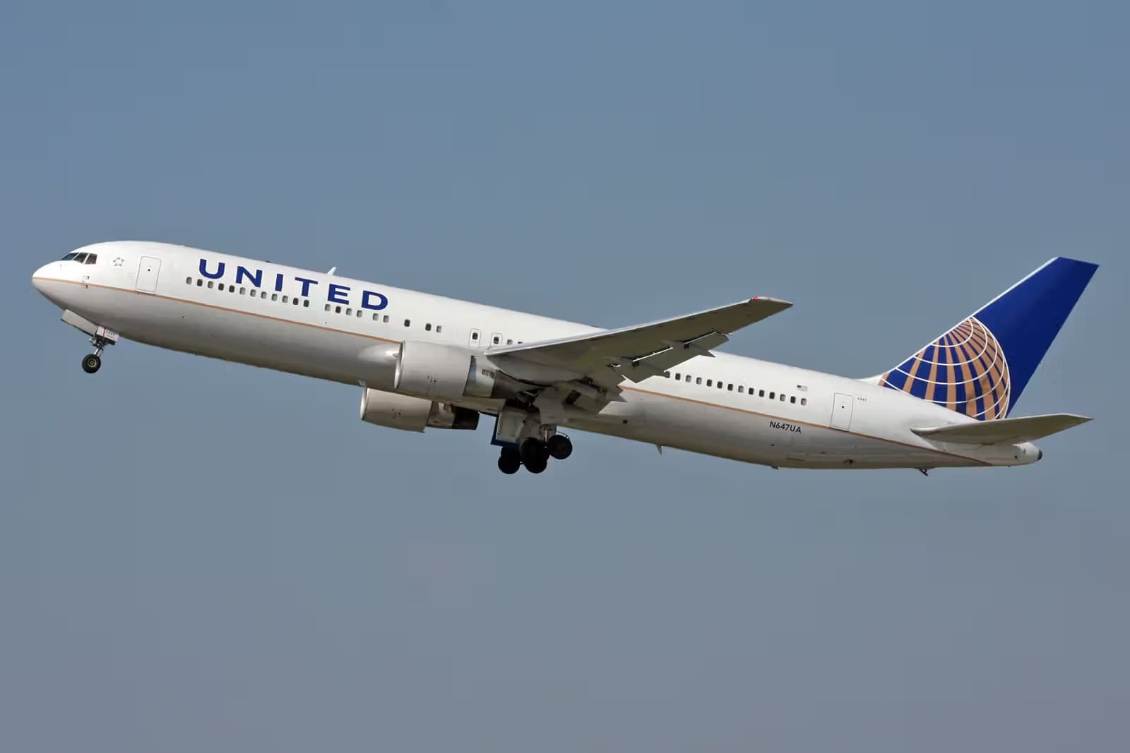 N647UA — Boeing