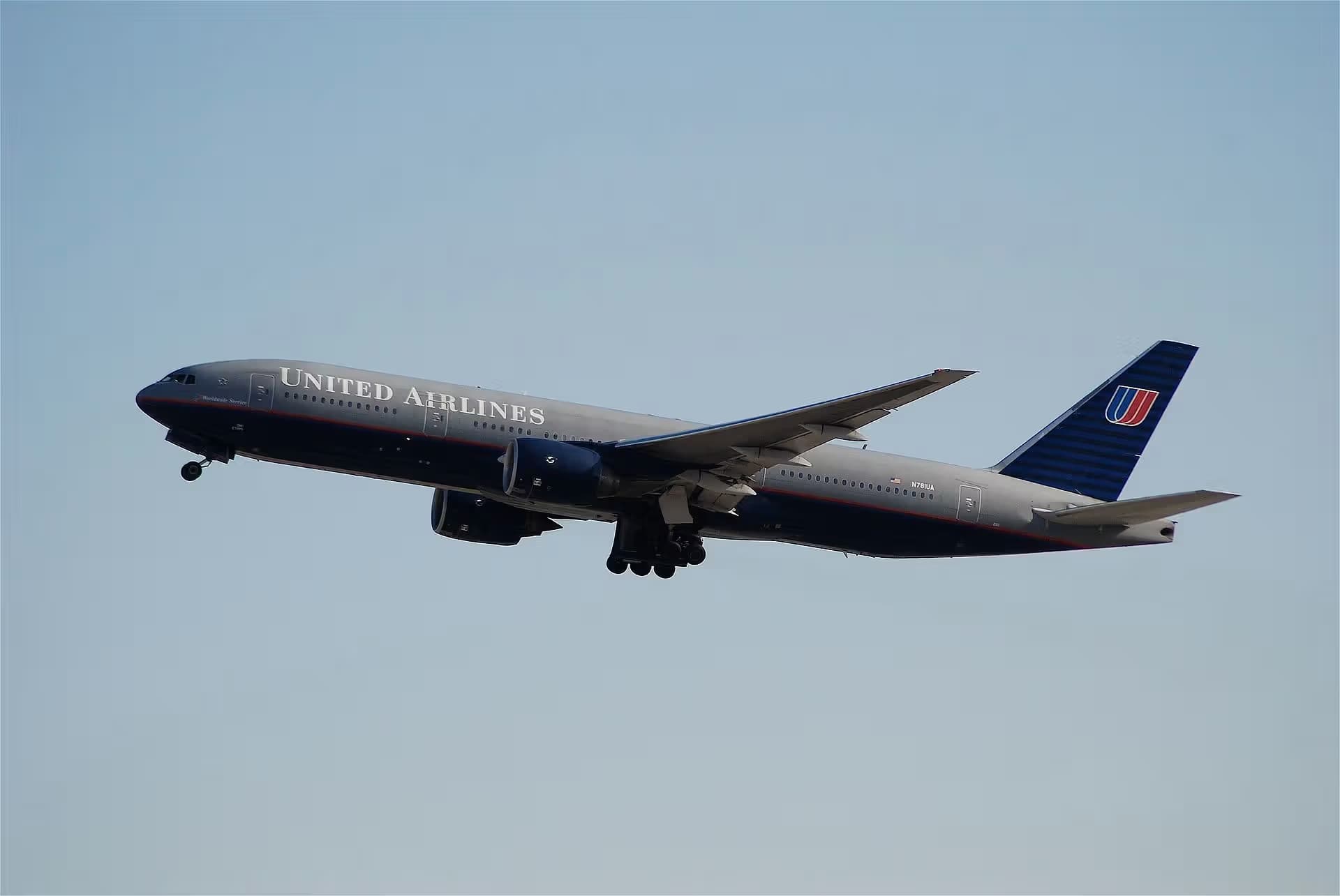 N781UA — Boeing