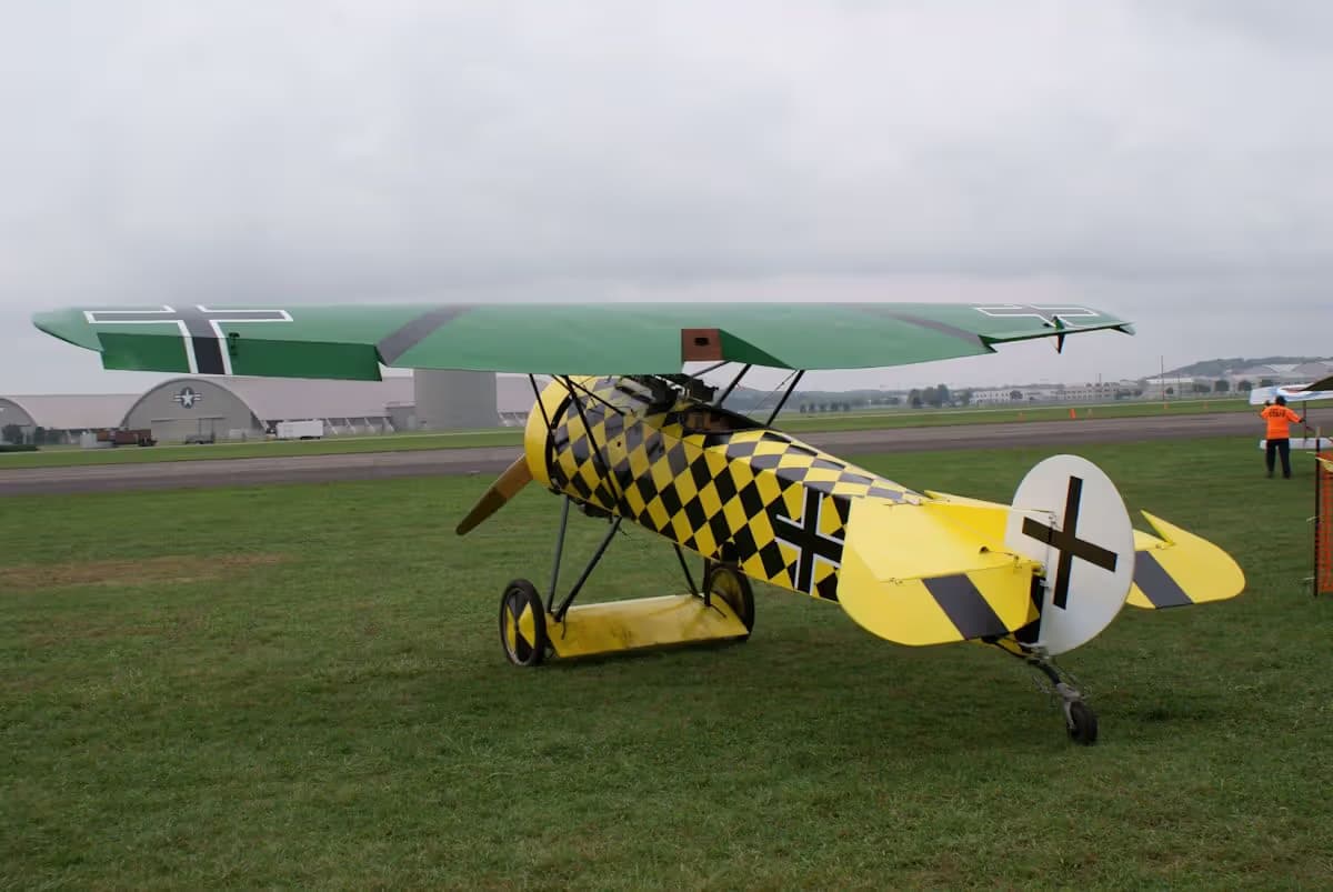 Unidentified — Single-engine aircraft