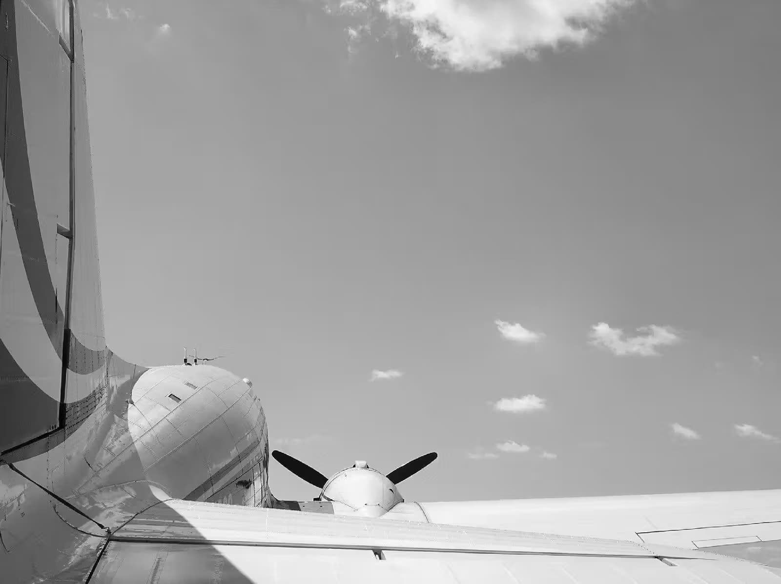 N728G — Douglas