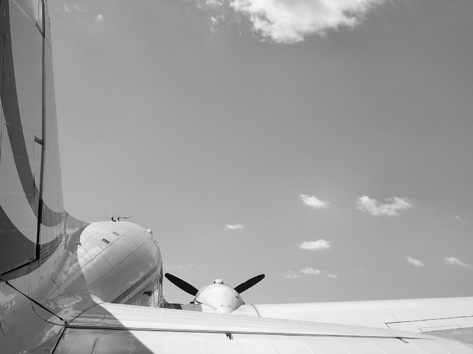 N728G — Douglas
