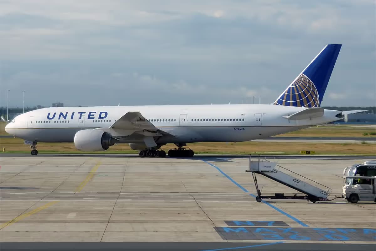 N795UA — Boeing